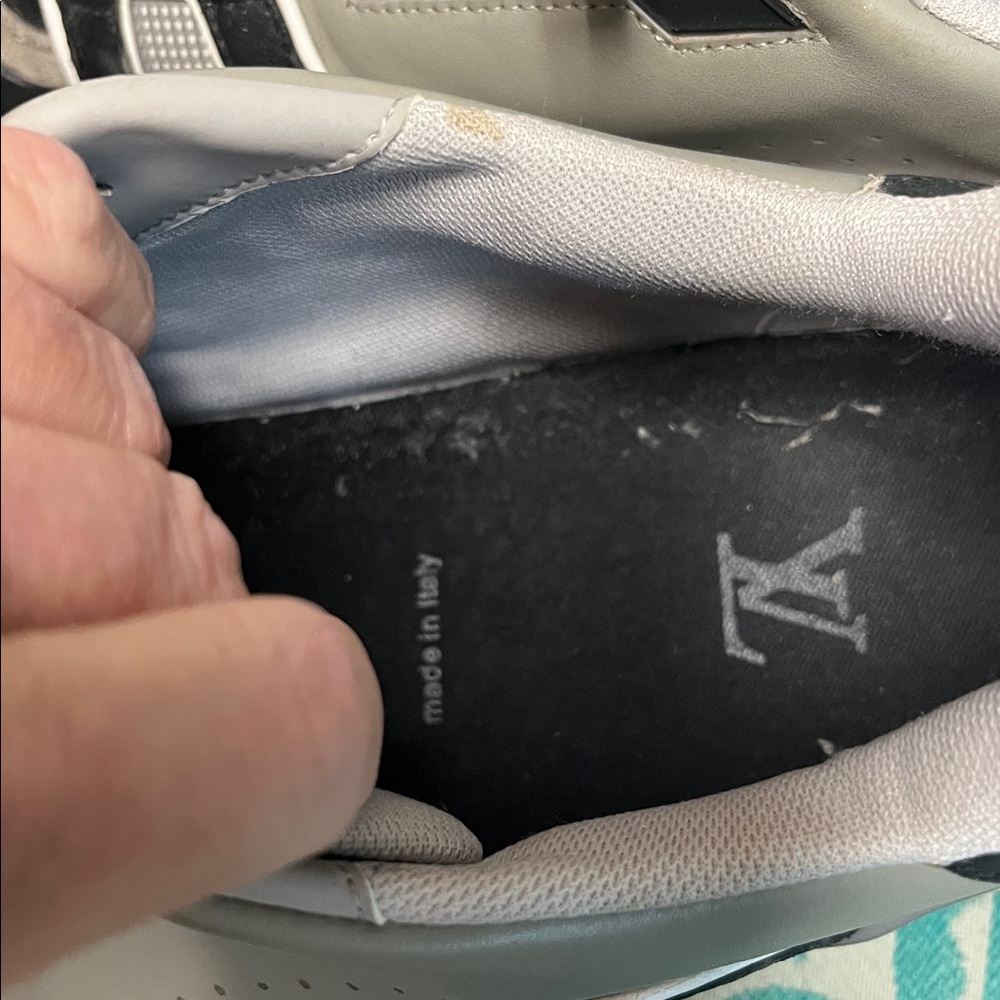 Louis Vuitton Stylish Black and Gray Men's Trainers Sneakers Italy Sz 43 (US 10) - Picture 5 of 8